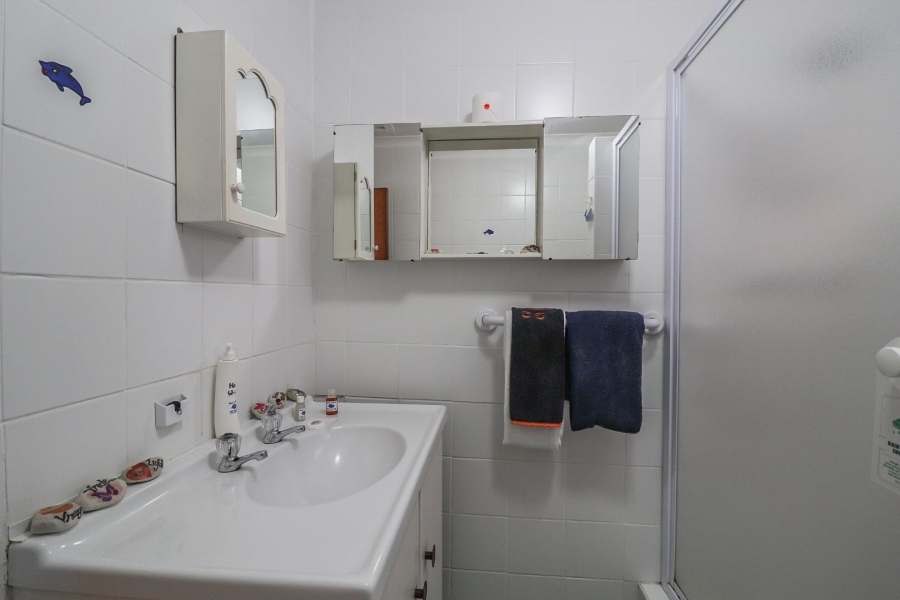 4 Bedroom Property for Sale in De Kelders Western Cape